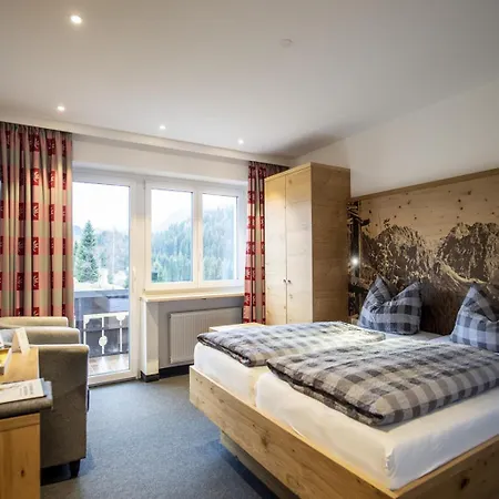 Gaestehaus Boersch Отель *